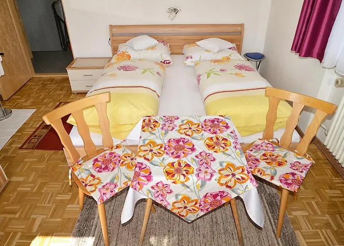 Haus Gabriela בית הארחה 3*